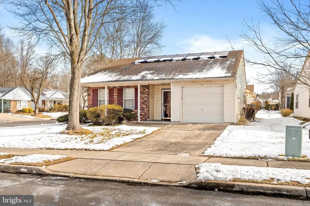 2 Fernwood Ct, Columbus, NJ 08022 - #1