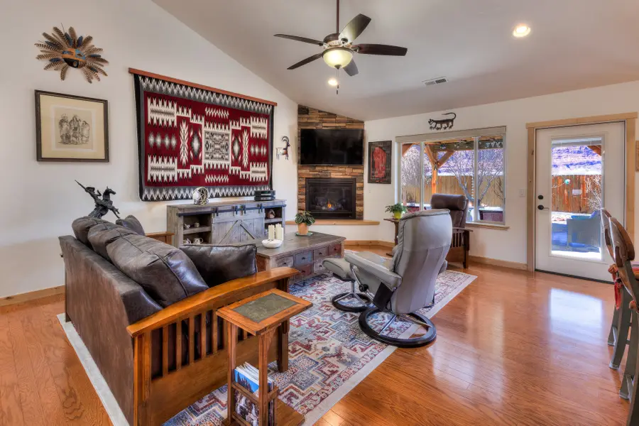 827 N Palisade Dr, Moab, UT 84532 - #2