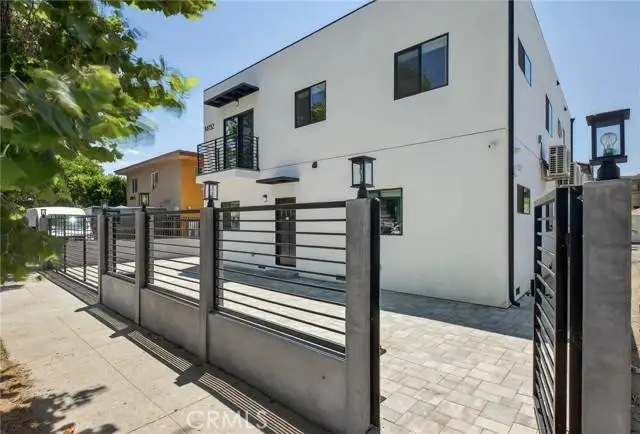 14732 Gilmore St #1, Van Nuys, CA 91411 - #2