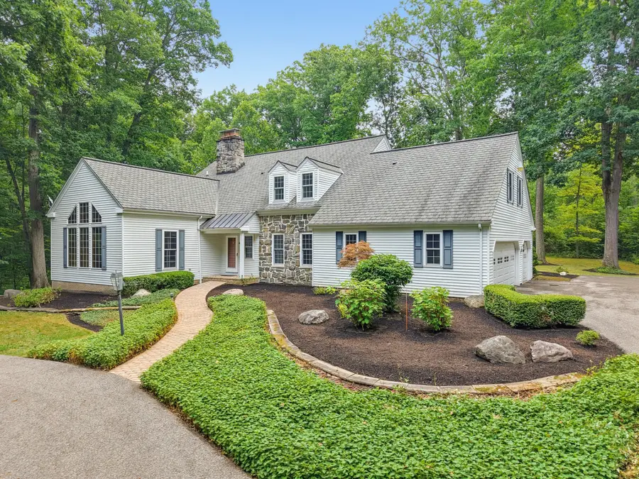 20 Stonecreek Drive, Chagrin Falls, OH 44022 - #3