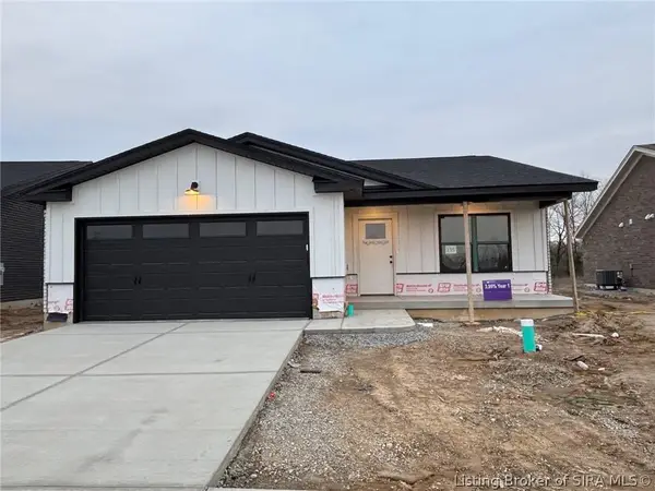 5153 Woodstone Circle #135, Jeffersonville, IN 47150