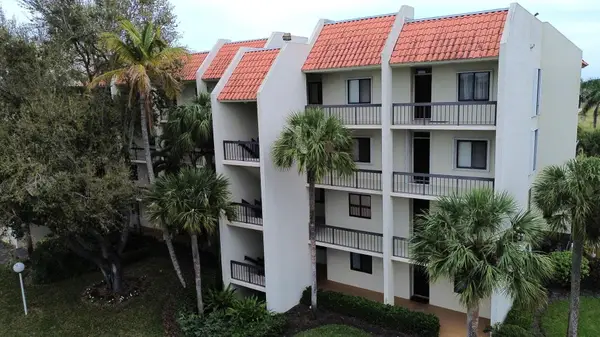 3050 Presidential Way #205, West Palm Beach, FL 33401