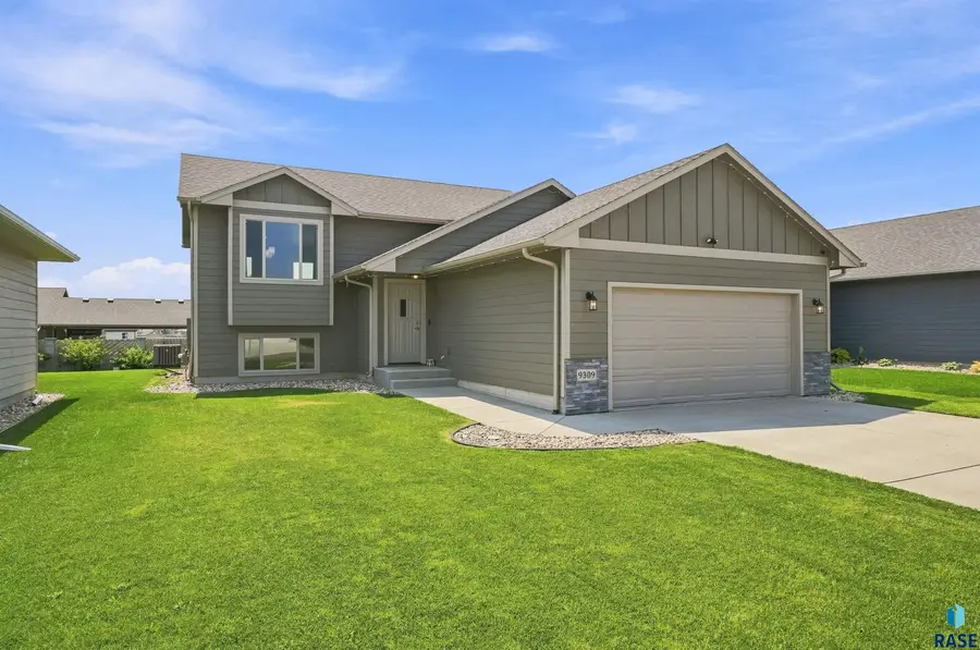 9309 W Colton St, Sioux Falls, SD 57106 - #2