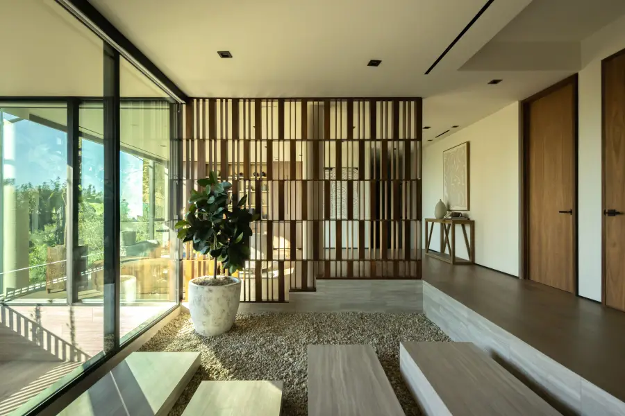 8777 W Hollywood Blvd, Los Angeles, CA 90069 - Image #2