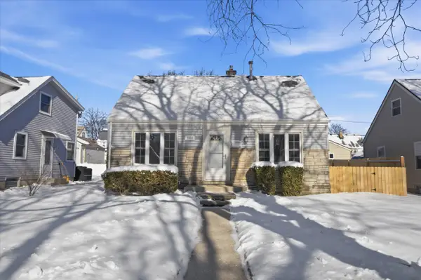 7026 W Dreyer Pl, West Allis, WI 53219