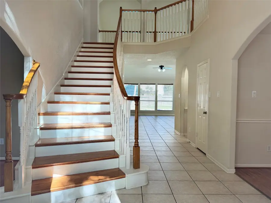 6319 Misty Creek, Missouri City, TX 77459 - Image #2