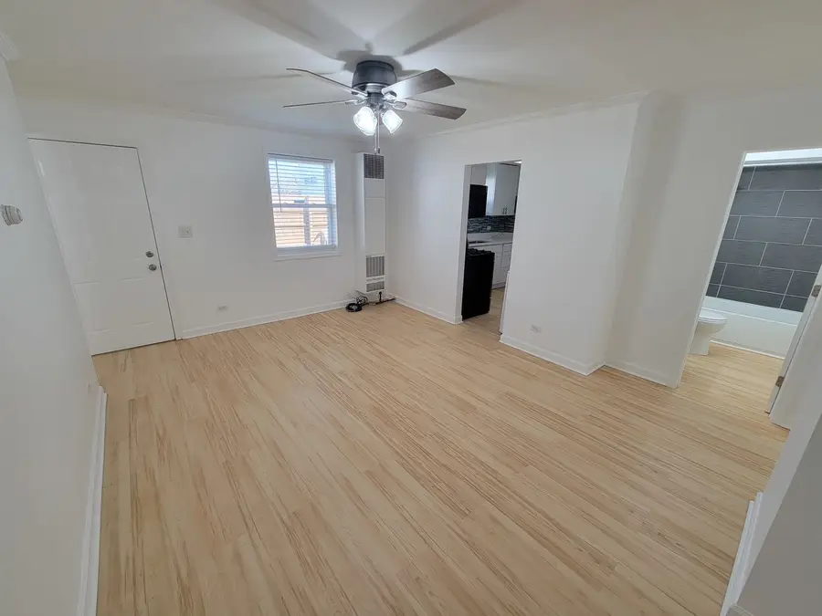 6222 W Addison Street , 2, Chicago, IL 60634 - #3