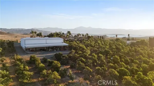 17850 Vista Del Lago Dr, Riverside, CA 92503