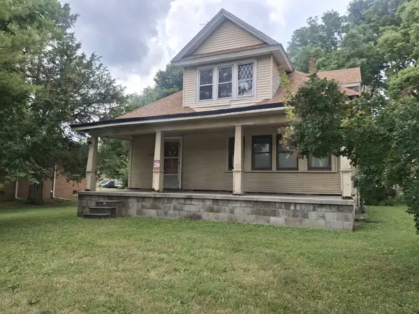 1017 N Logan Street, Lincoln, IL 62656