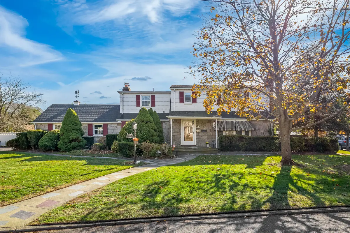 6 White Birch Drive, Babylon, NY 11702 - Image #1