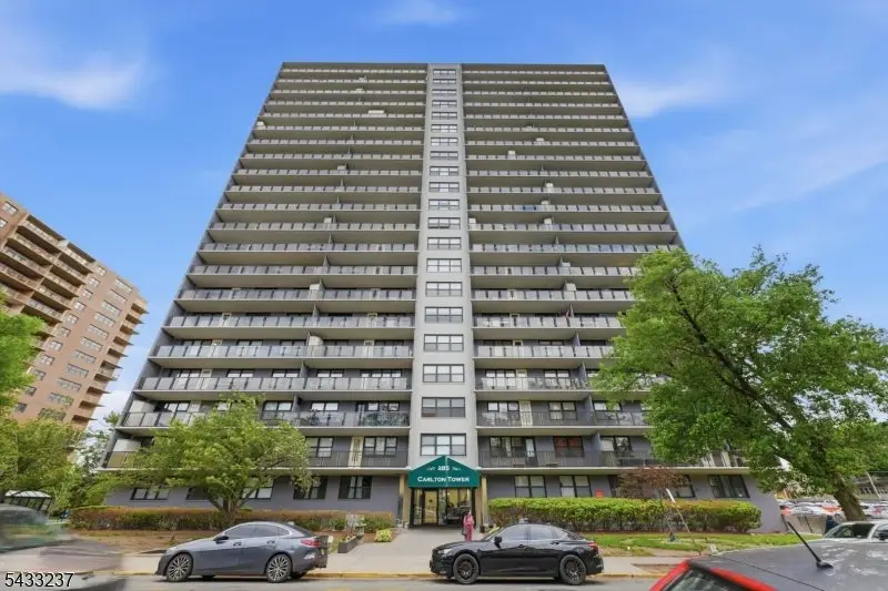 285 Aycrigg Ave #4J, Passaic, NJ 07055 - #2