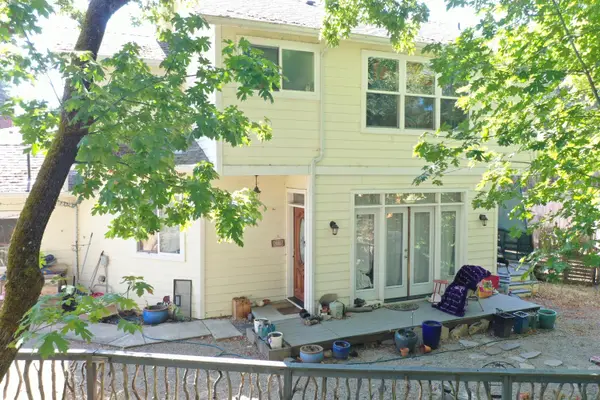 253 SW Central, Grants Pass, OR 97526