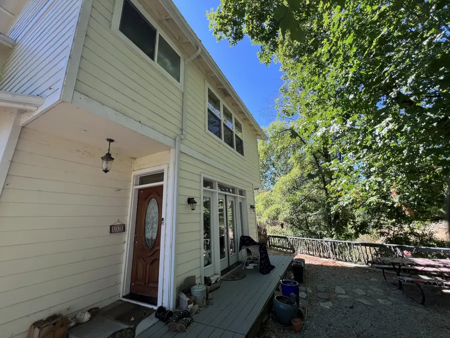 253 SW Central, Grants Pass, OR 97526 - Image #2