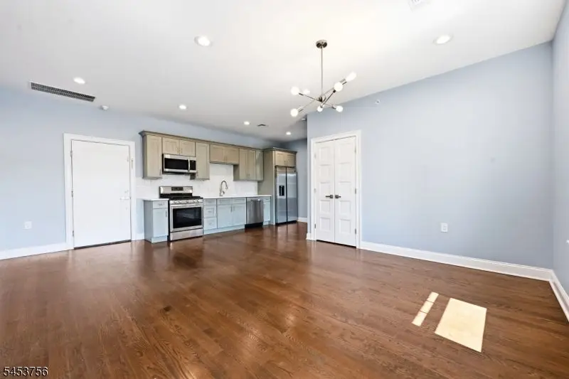 55 Watchung Ave #4, Silver Lake, NJ 07106 - #3