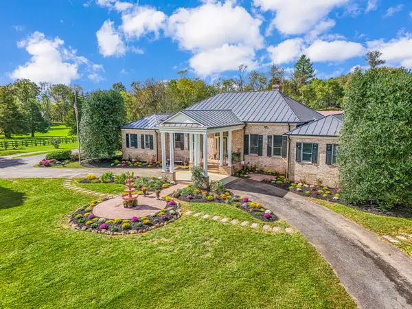 23333 Four Chimneys Ln, MIDDLEBURG, VA 20117