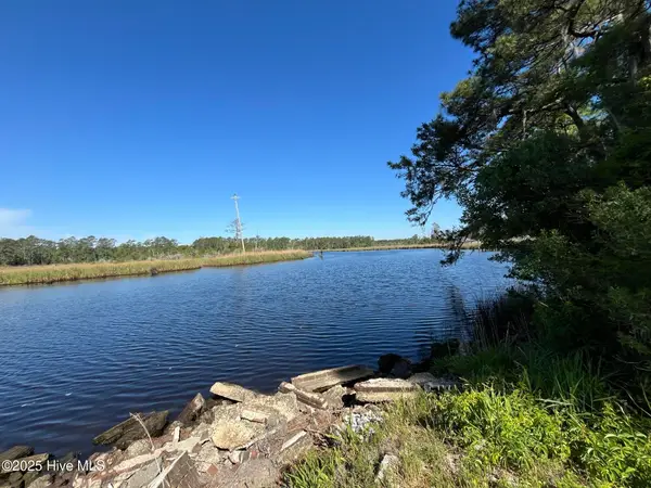 21 N Berne Landing Road, New Bern, NC 28560