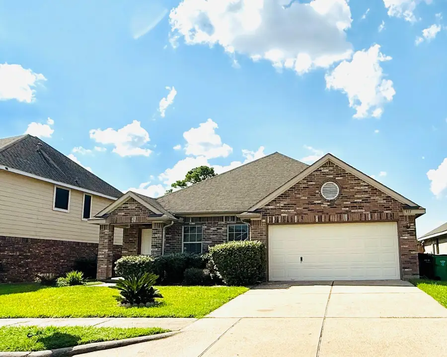 915 Curry Street, Baytown, TX 77521 - Image #2