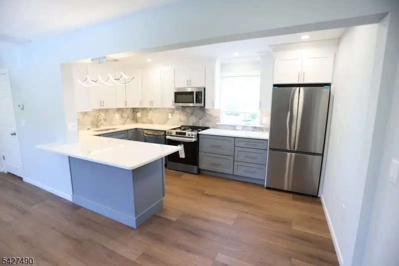 210 Walnut St #R, Garwood, NJ 07027 - #3