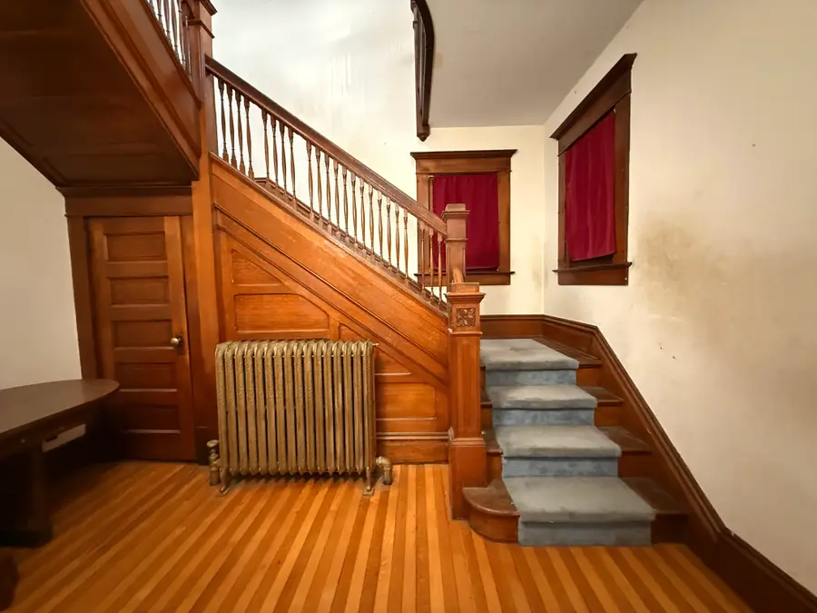 319 W Washington Street, Clinton, IL 61727 - Image #3