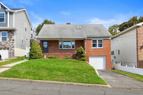 133 Cleveland Avenue, Hasbrouck Heights, NJ 07604