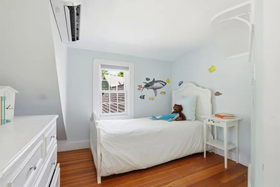 1327 Tremont St, Duxbury, MA 02332 - #3