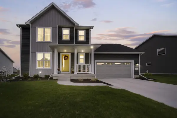 N53W19853 Kingair Dr, Menomonee Falls, WI 53051