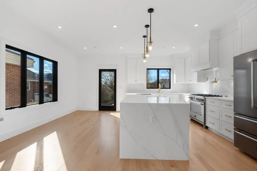 460 Greenmount Avenue, Cliffside Park, NJ 07010 - Image #3