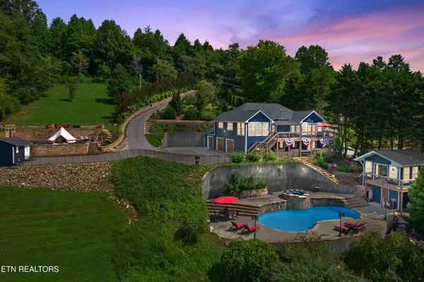 141 Settlers Rd, Harriman, TN 37748