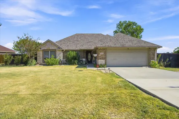 104 Butler Street, Savoy, TX 75479