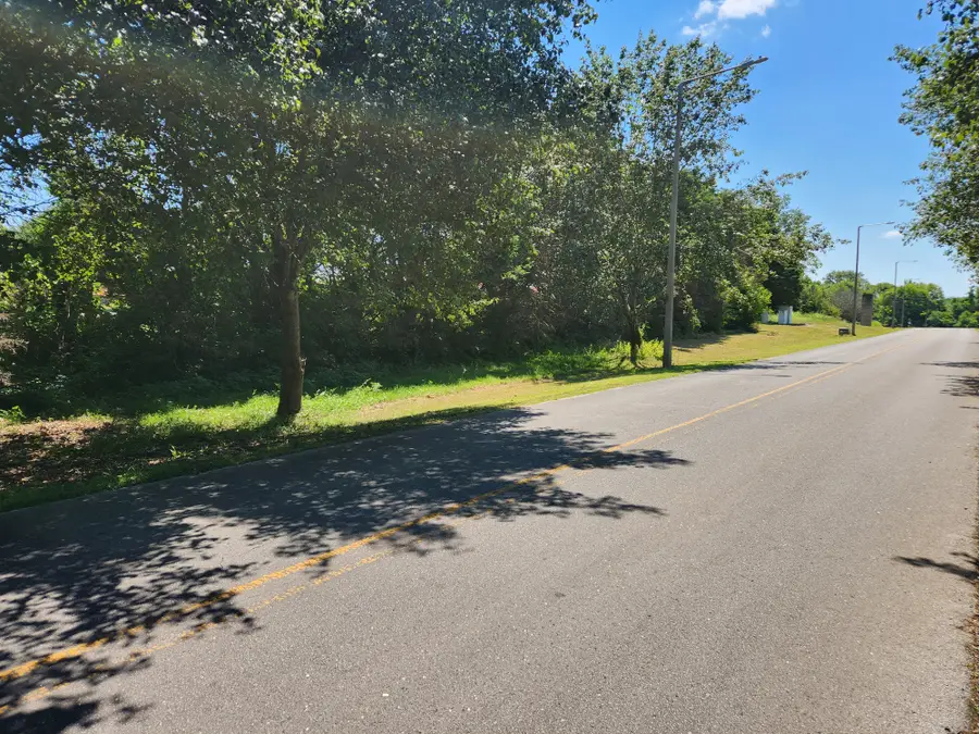 3 Sunset Pointe, Muscle Shoals, AL 35661 - Image #2