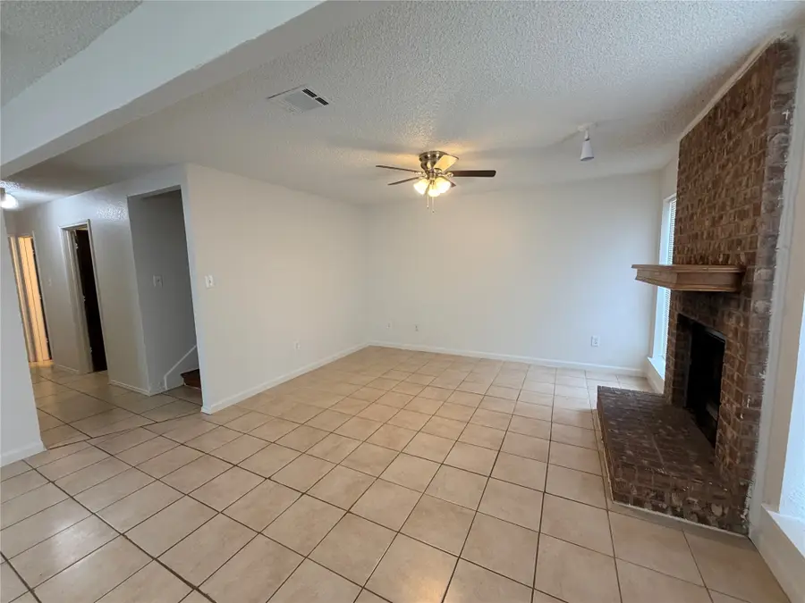 2410 Summer Place Drive, Arlington, TX 76014 - #2