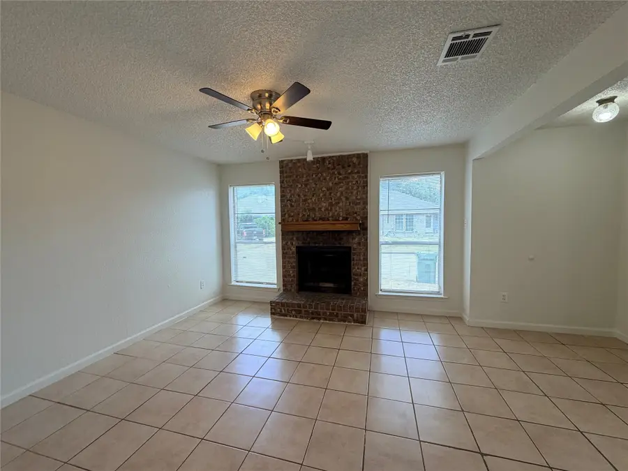 2410 Summer Place Drive, Arlington, TX 76014 - #3