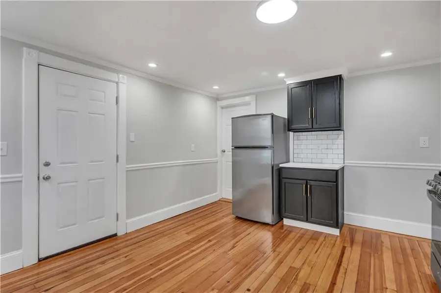 382 Orms Street , 2, Providence, RI 02908 - Image #3