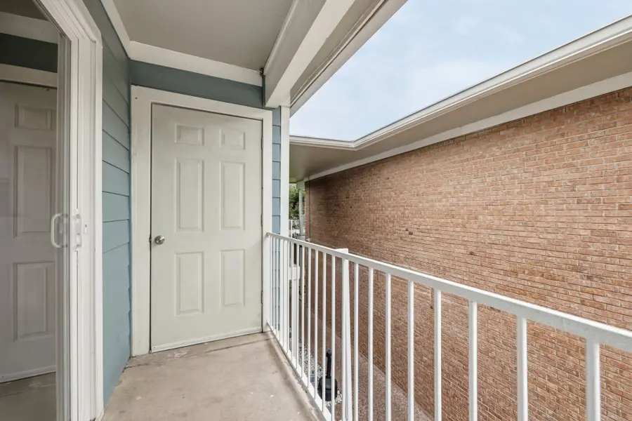 400 W 35th St #201, Austin, TX 78705 - #2