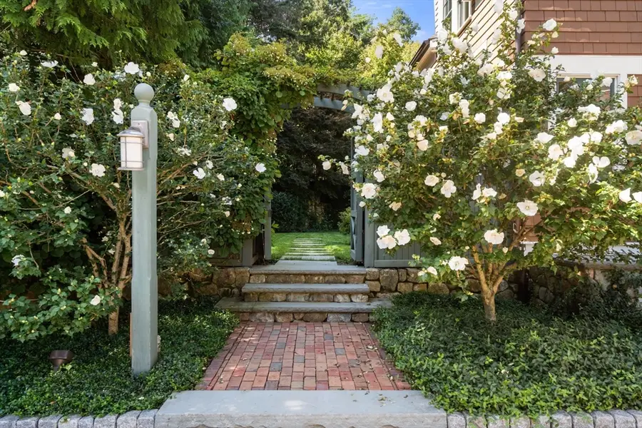 1 Chestnut Place, Brookline, MA 02445 - #3