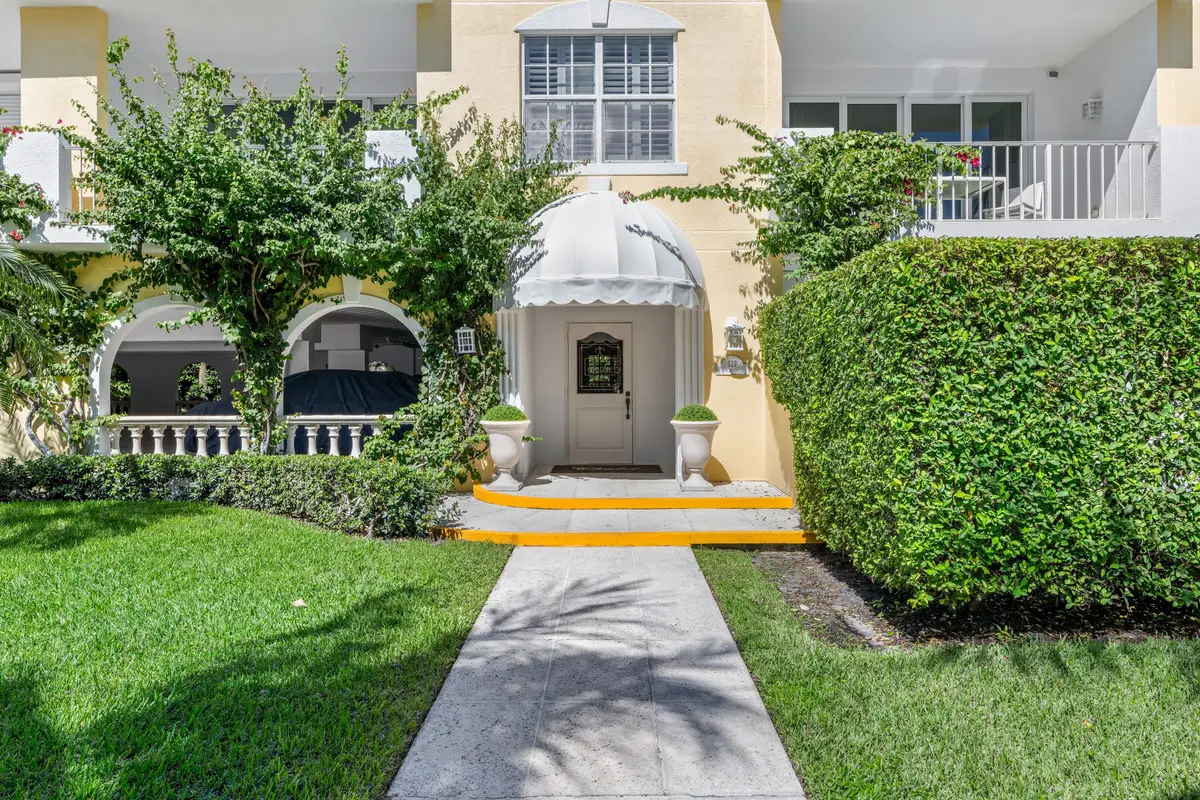 127 Peruvian Avenue #302, Palm Beach, FL 33480 - Image #1