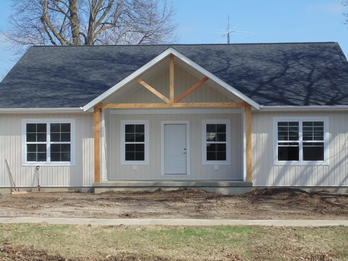 916 N Locust Street, Litchfield, IL 62056 - #1