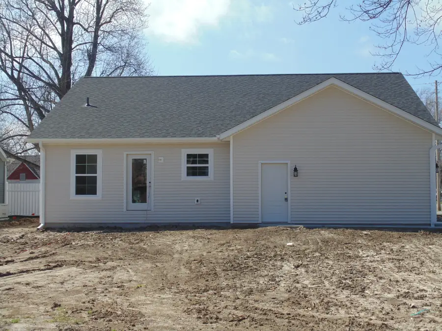 916 N Locust Street, Litchfield, IL 62056 - #2