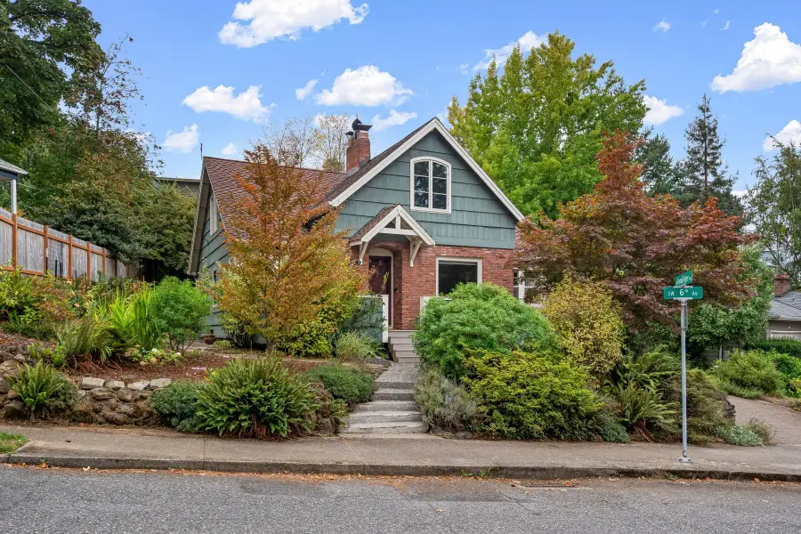 7855 SW 6th Ave, Portland, OR 97219 - #2