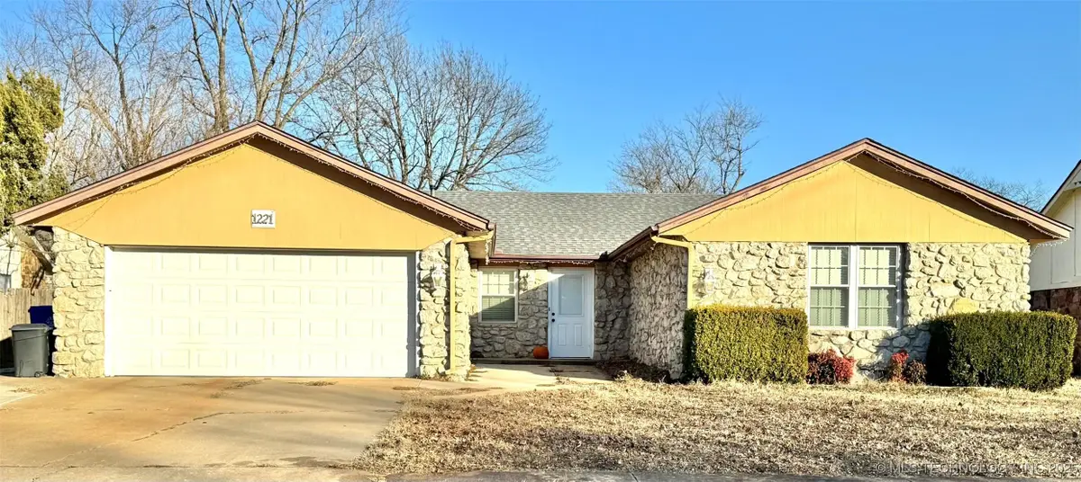 1221 S 28th Street, Broken Arrow, OK 74014 - Image #1