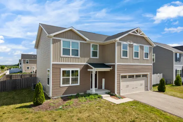 552 Dawns End, Hampshire, IL 60140