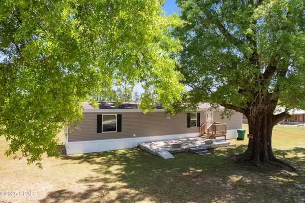 1790 Carolina Street, Alford, FL 32420