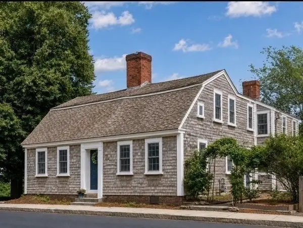 218 Sandwich St, Plymouth, MA 02360