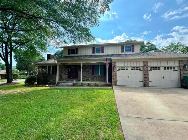 242 S Cumberland Avenue, Russellville, AR 72801