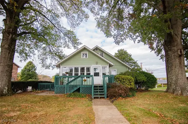 5807 4th Avenue, Vienna, WV 26105