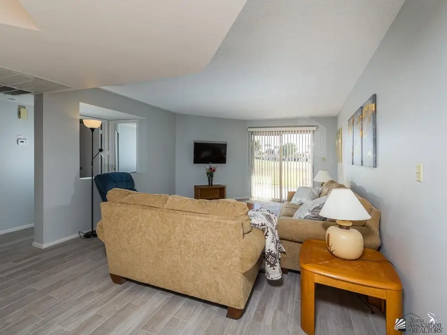 10642 CAMINO DEL SOL #5, Yuma, AZ 85367 - #3