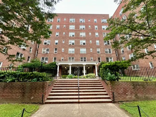 105-25 64th Ave #1H, Forest Hills, NY 11375