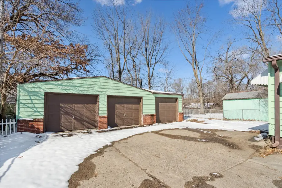 1300 E 34th Street, Des Moines, IA 50317 - #2