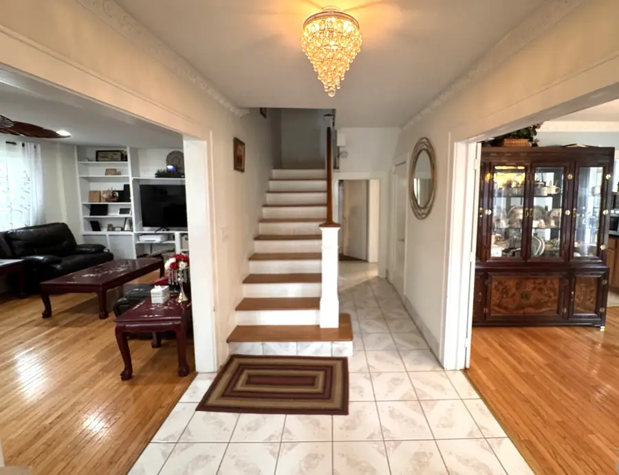 36 Earle Place, New Rochelle, NY 10801 - #3