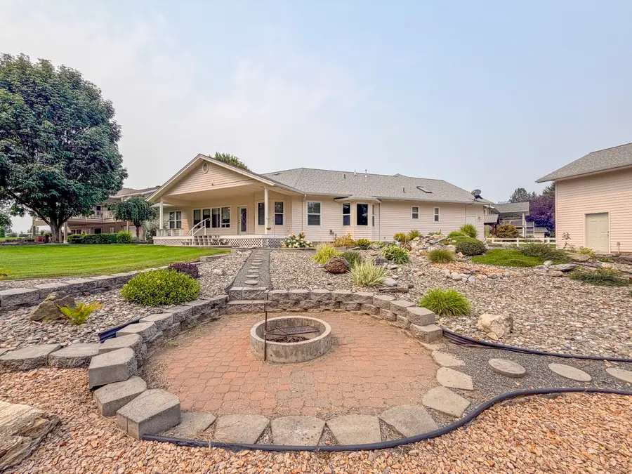 1555 S Meyers St, Kettle Falls, WA 99141 - #2